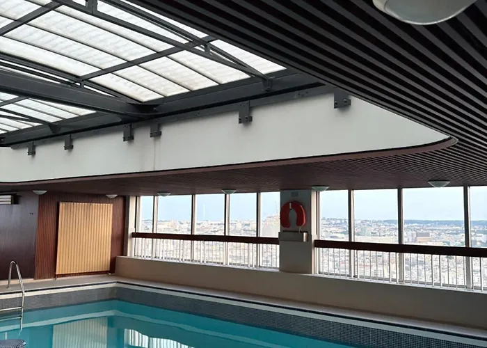 Tour Eiffel Piscine *